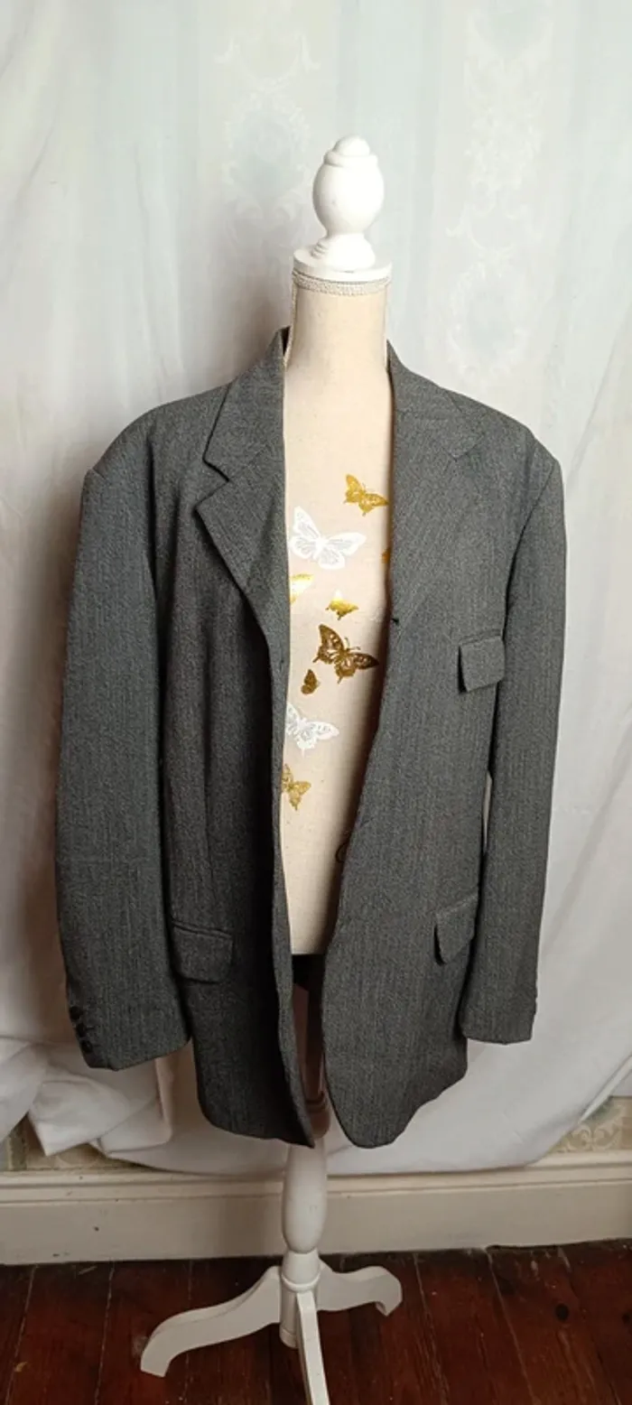 P22- Costume, taille M , mister factice