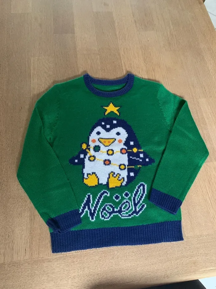 Pull noël 6/8 ans neuf