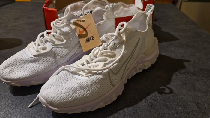 Nike react vision neuve taille 42 - photo numéro 2