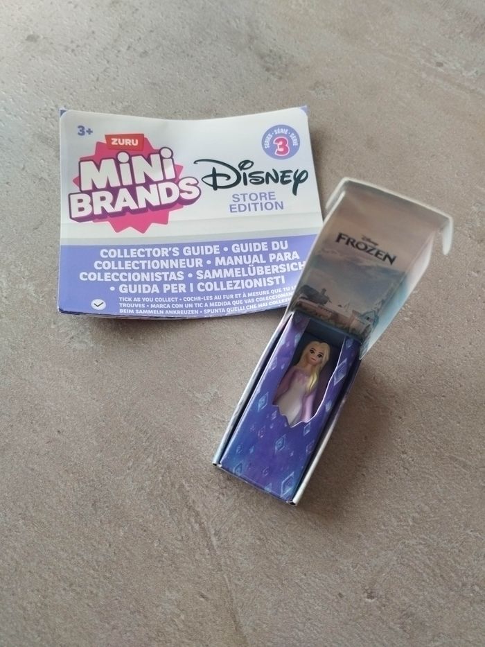 Figurine Mini brands Disney Store Édition - Elsa de la Reine des Neiges