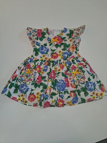 Robe à fleurs parfaite pour l'été avec petite poche