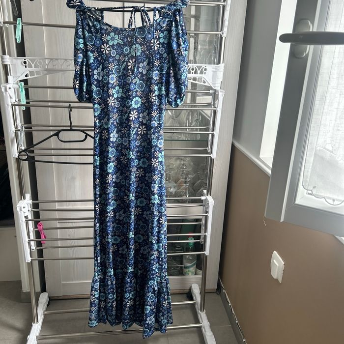 Robe longue bleu détail fleurs Taille 38