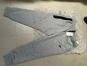 Pantalon Nike tech gris