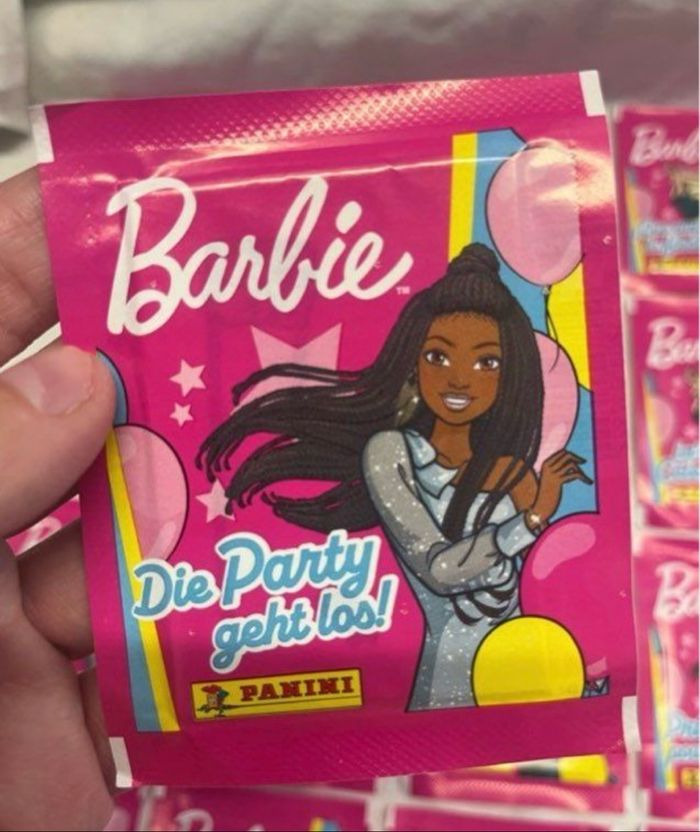 36 Sachets de stickers Panini BARBIE - photo numéro 4