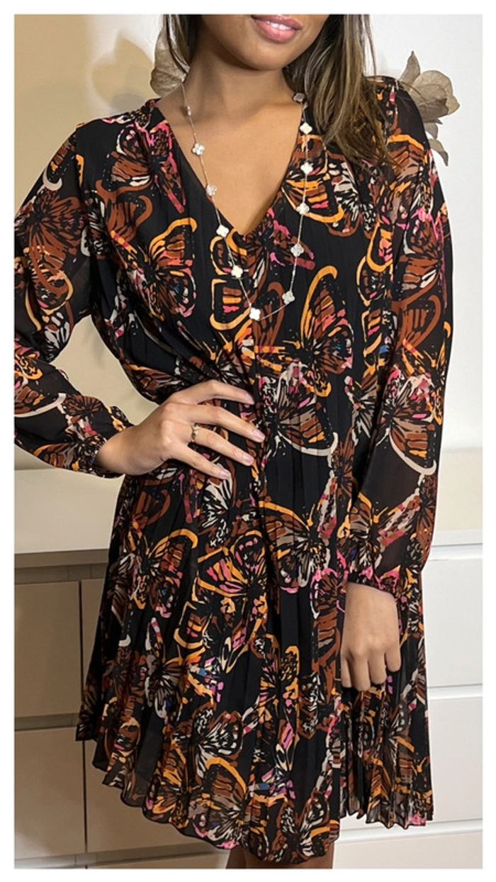 Superbe robe plissée 🤍🤍 - photo numéro 4