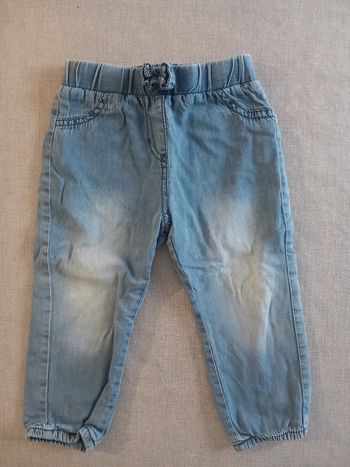 Pantalon jeans 18 mois très bon état