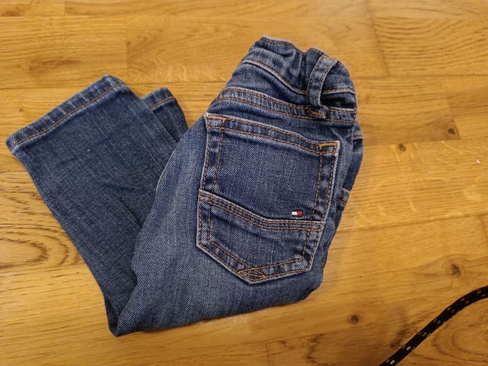 Jeans Tommy Hilfiger Taille 6 mois - photo numéro 2