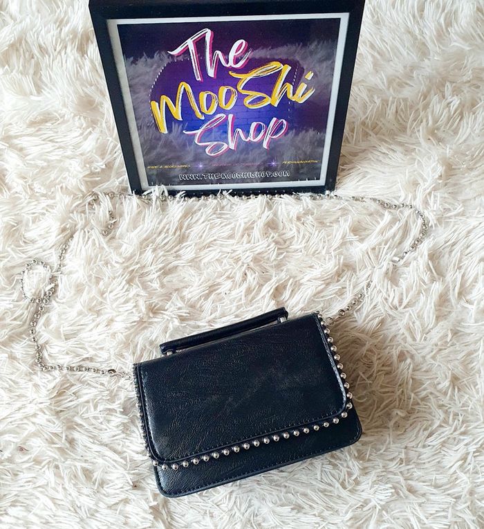 👜 Petit Sac à main pochette simili cuir noir clous boules argentées Jacqu'rock neuf bandoulière anse