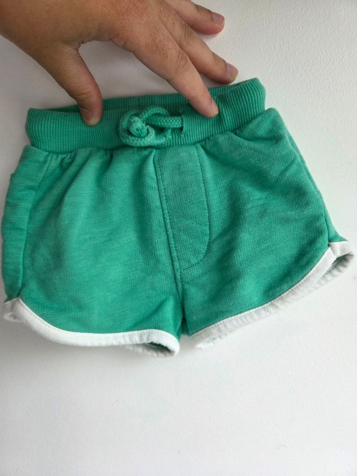 Bermuda tape à l'œil taille 3 mois