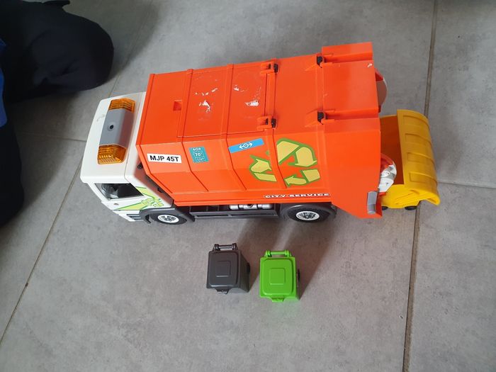 Camion poubelle - photo numéro 3