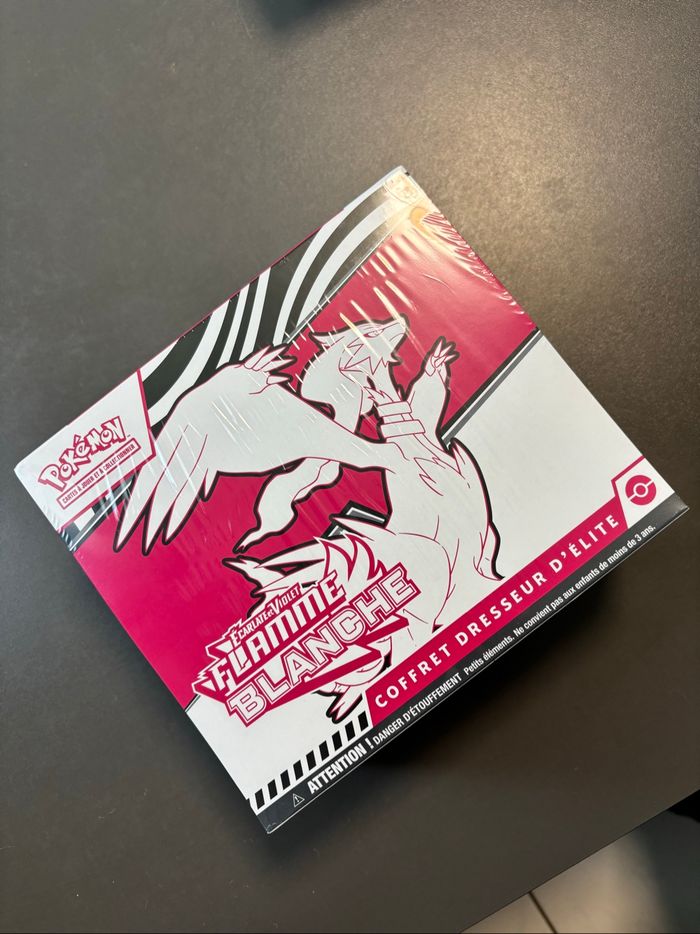 ETB Pokémon Flamme Blanche NEUF