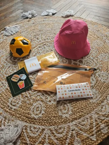 Bob chapeau pochette mcdonald's