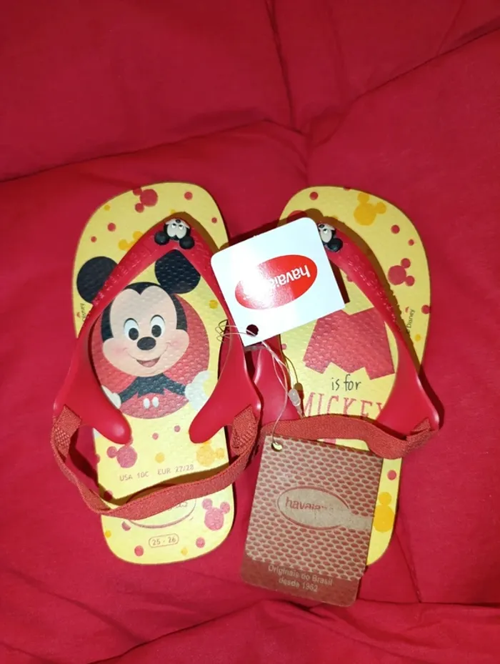 Tongs de plage enfant thème Disney Mickey de chez Havaianas taille 25/26 neuves avec étiquette
