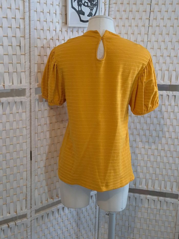 Joli T-shirt jaune moutarde texturé manches bouffantes Creeks femme TM / 38 - photo numéro 2