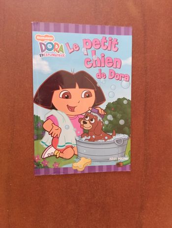 Livre Dora : le petit chien de Dora