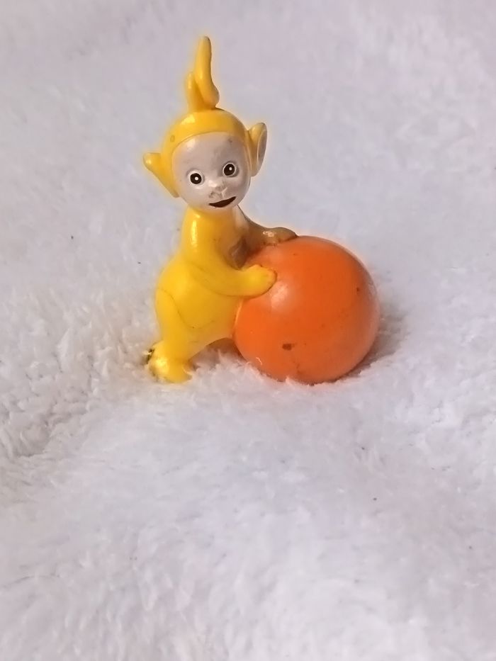 Figurine Teletubbies lala vintage marque rag doll année 1996