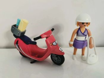 Vacancière avec scooter Playmobil 9084