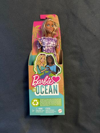 Barbie Poupée Barbie Aime les océans - Robe fleurie