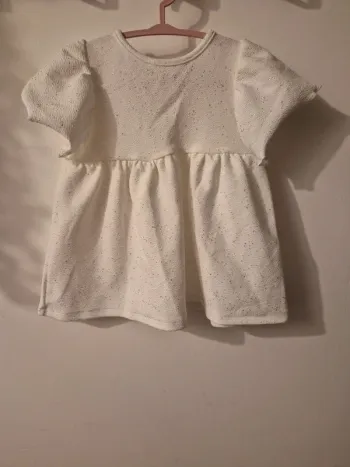 Robe manches courtes blanche et dorée 9 mois