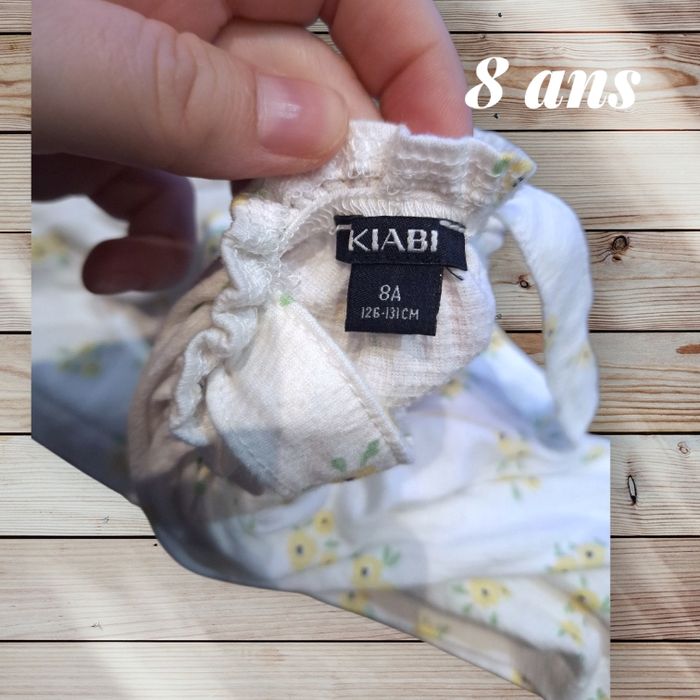 Débardeur avec fleurs - photo numéro 2