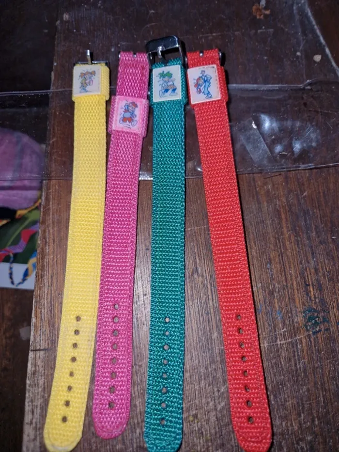 Lot 4 bracelets