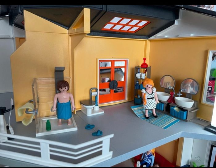 Maison complete avec personnages playmobil - photo numéro 4