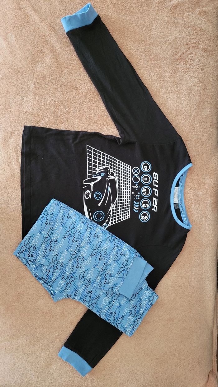 Pyjama à manches longues noir et bleu 8 ans