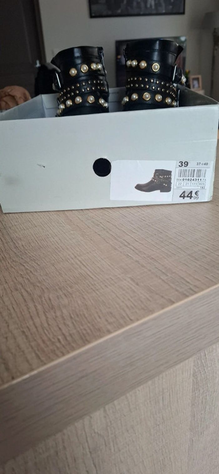 Bottines noires cuir clous dorés strass "Miss Liberto" - photo numéro 6