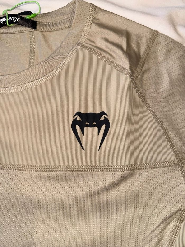 Ensemble Venum G-Fit Air L - Rashguard manches longues + Fightshort sable - Neuf - photo numéro 3