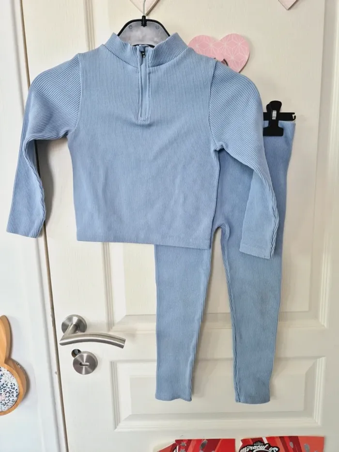 Ensemble sport 7/ 8 ans