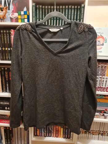 Pull gris Nafnaf