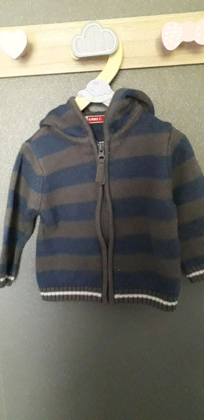 Gilet zippé à capuche 6 mois - photo numéro 3