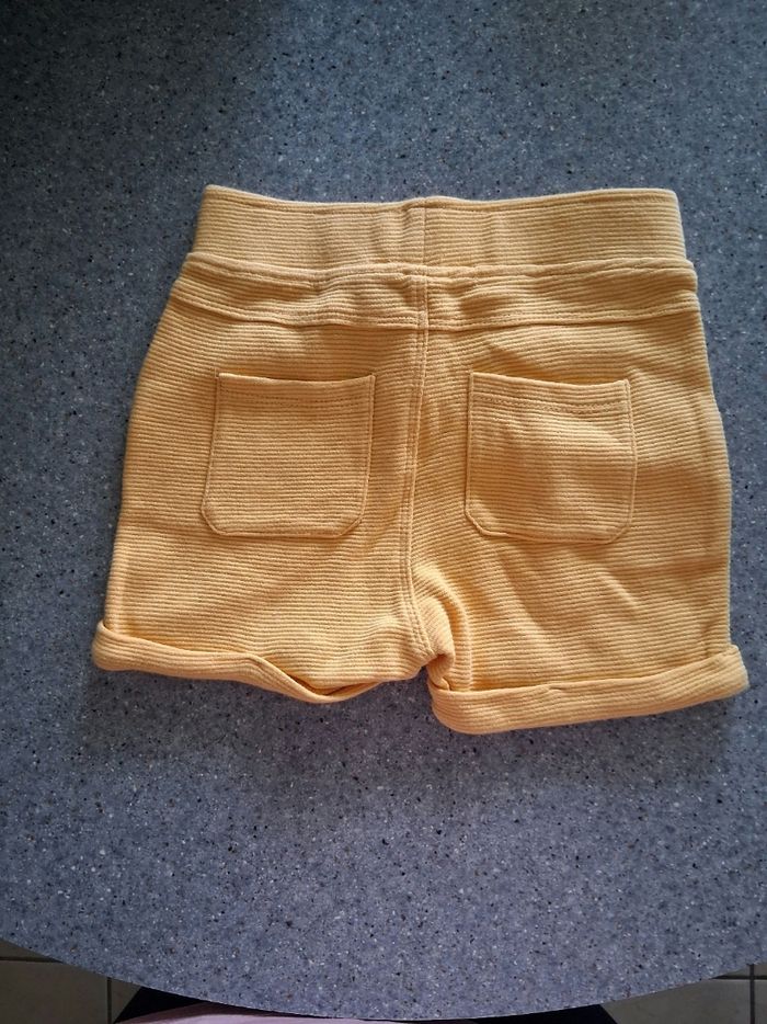 Short " creeks " jaune " t- 2 ans" - photo numéro 2