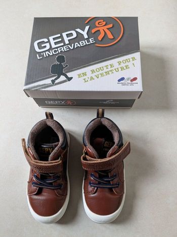 Boots en cuir bébé taille 23 Gémo