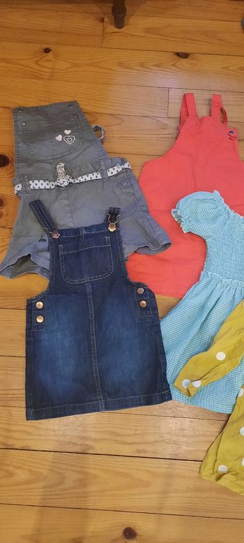 Lot de 6 robes en très bon etat