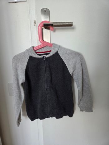 Gilet gris taille 36 mois