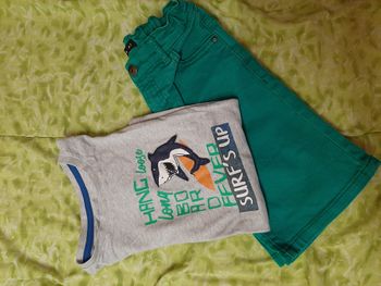 Ensemble short +t shirt 6 7 ans