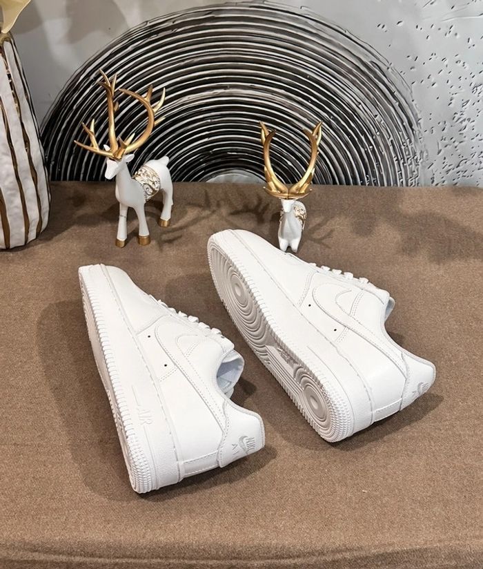 Nike Air Force 1 Low '07 White Pointure 38 - photo numéro 5