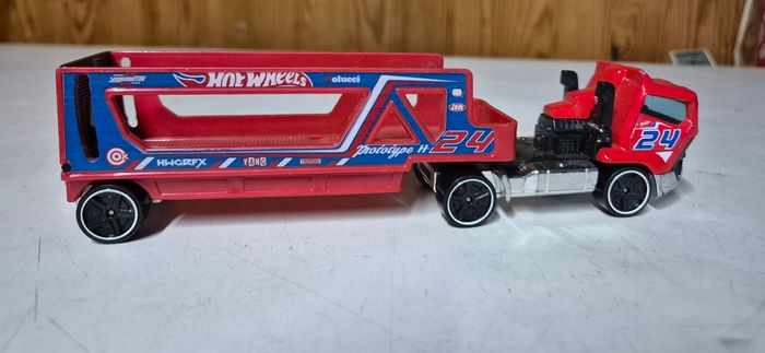 Hot Wheels Highway Hauler / Prototype H‑24 camion rouge - photo numéro 3