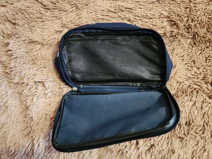 Trousse de toilette marine - photo numéro 3