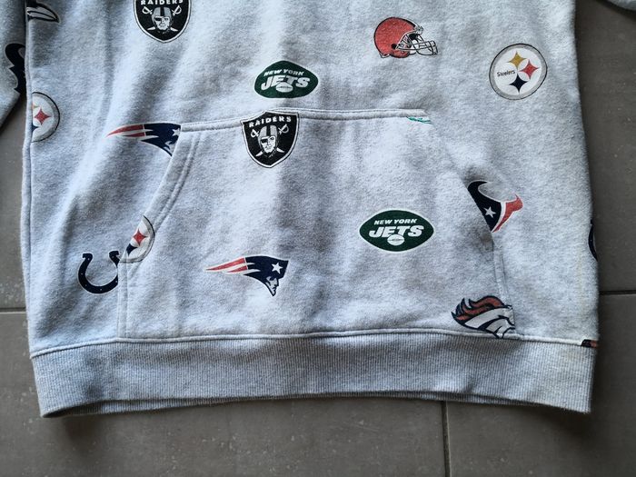 Sweat à capuche gris clair NFL comme neuf. - photo numéro 4