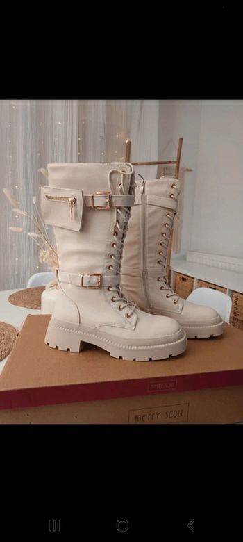 Jolie paire de bottes beige avec zip pointure 38 neuves avec étiquettes 🏷