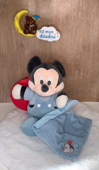 DY213 doudou Mickey disney
