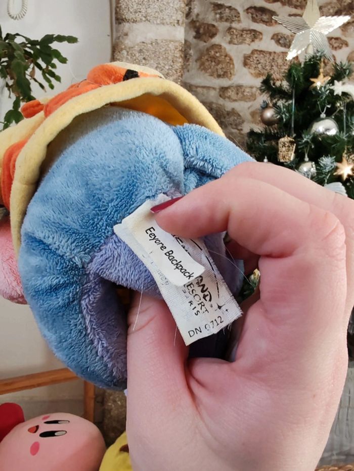 Peluche bourriquet avec manteau et sac a dos Tigrou - photo numéro 4