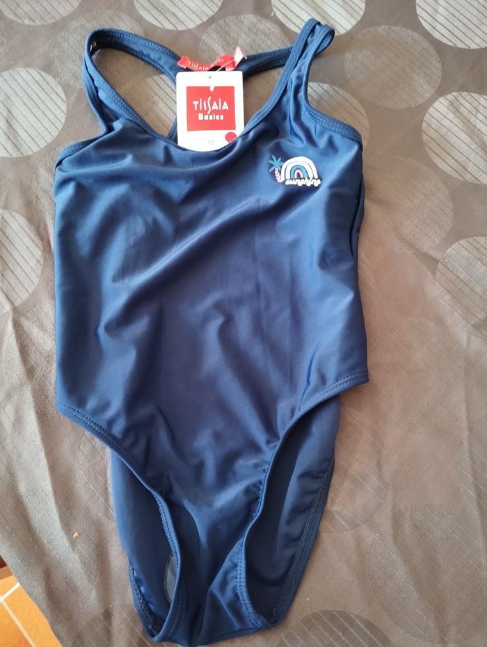 Maillot de bain fille 8 ans neuf