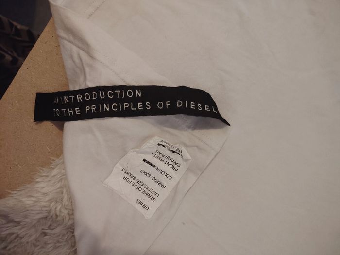 T-Shirt Diesel Aesthetic - photo numéro 2