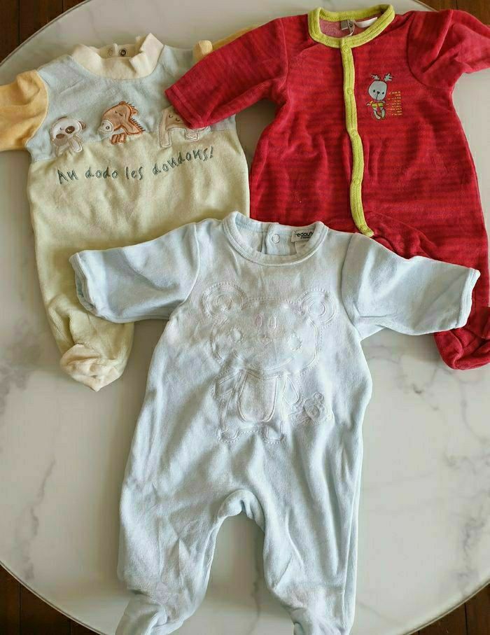 Lot de vêtements bébé 1 mois - photo numéro 2