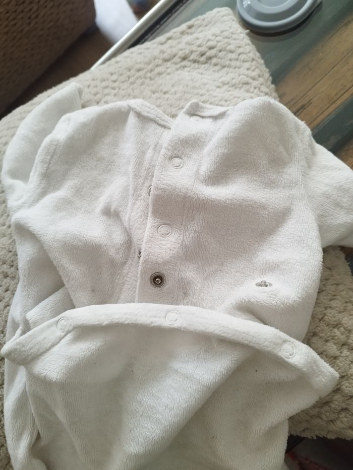 Grenouillère 🐰 Kiabi 1 mois - photo numéro 3