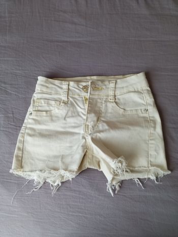 2 shorts en très bon état 