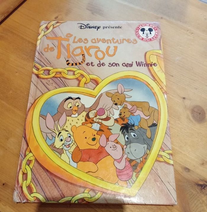 livre pour enfant les aventures de Tigrou et de son ami Winnie - club du livre Mickey